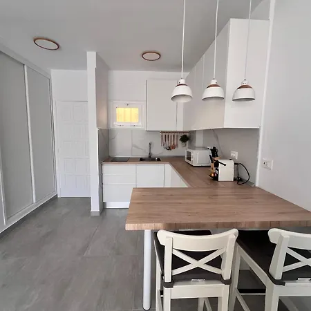 דירה Seaview And Sunset Modern *