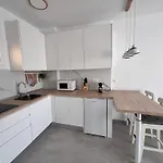 Seaview And Sunset Modern Apartment *